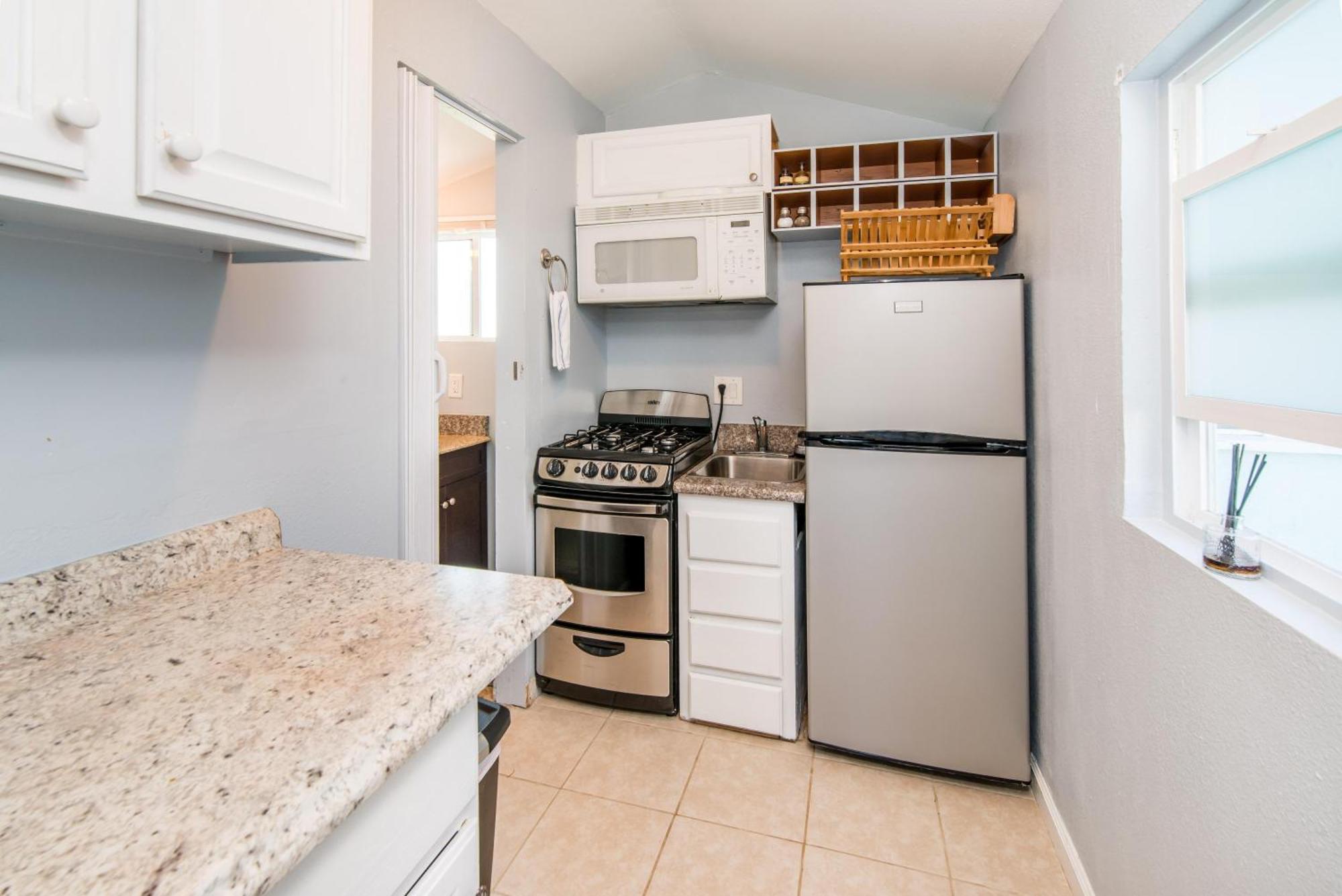 Pacific Bungalow In Oceanside With Backyard & Tiny House Exterior photo