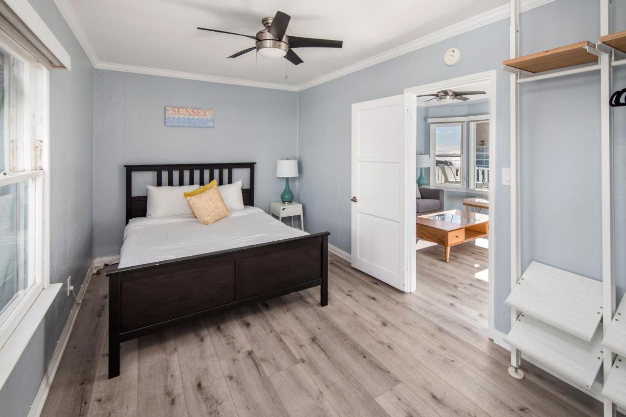 Pacific Bungalow In Oceanside With Backyard & Tiny House Exterior photo