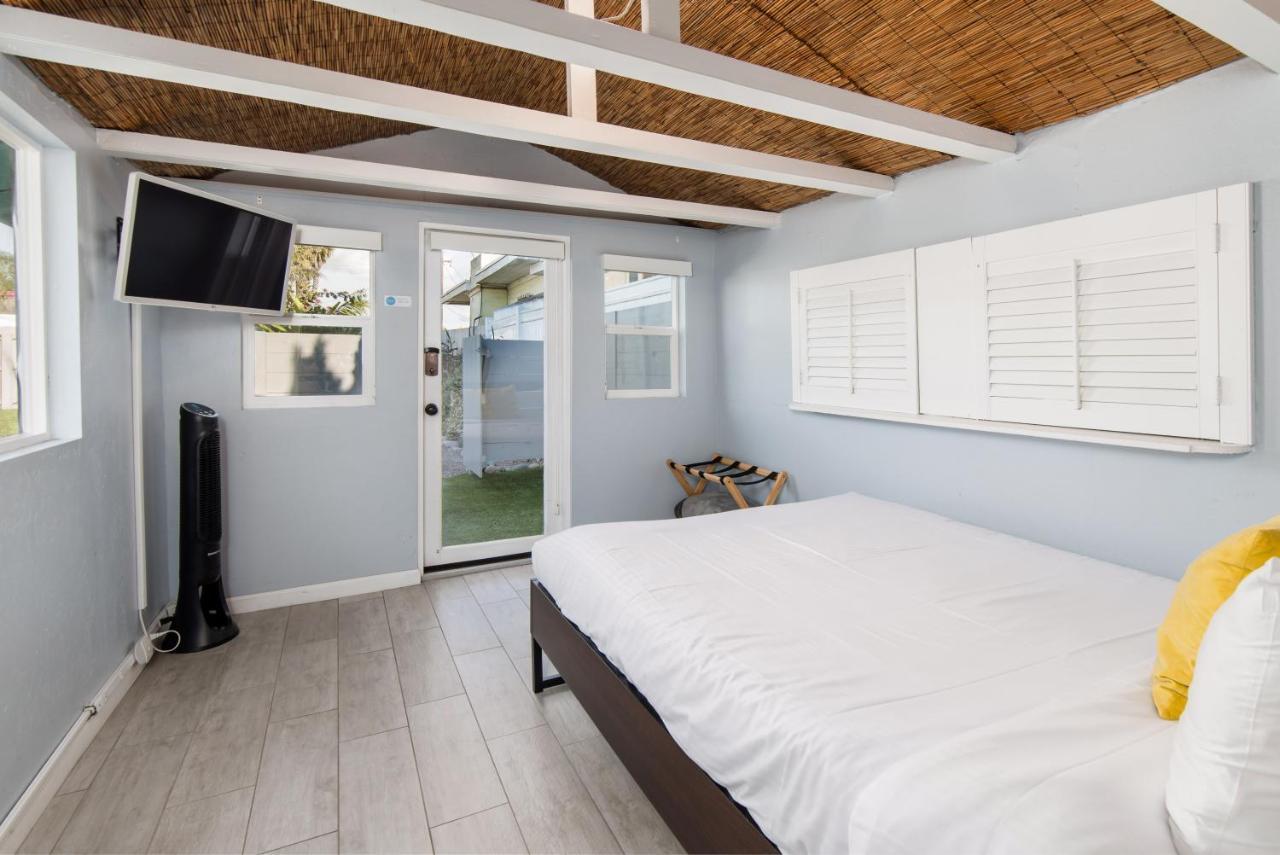 Pacific Bungalow In Oceanside With Backyard & Tiny House Exterior photo