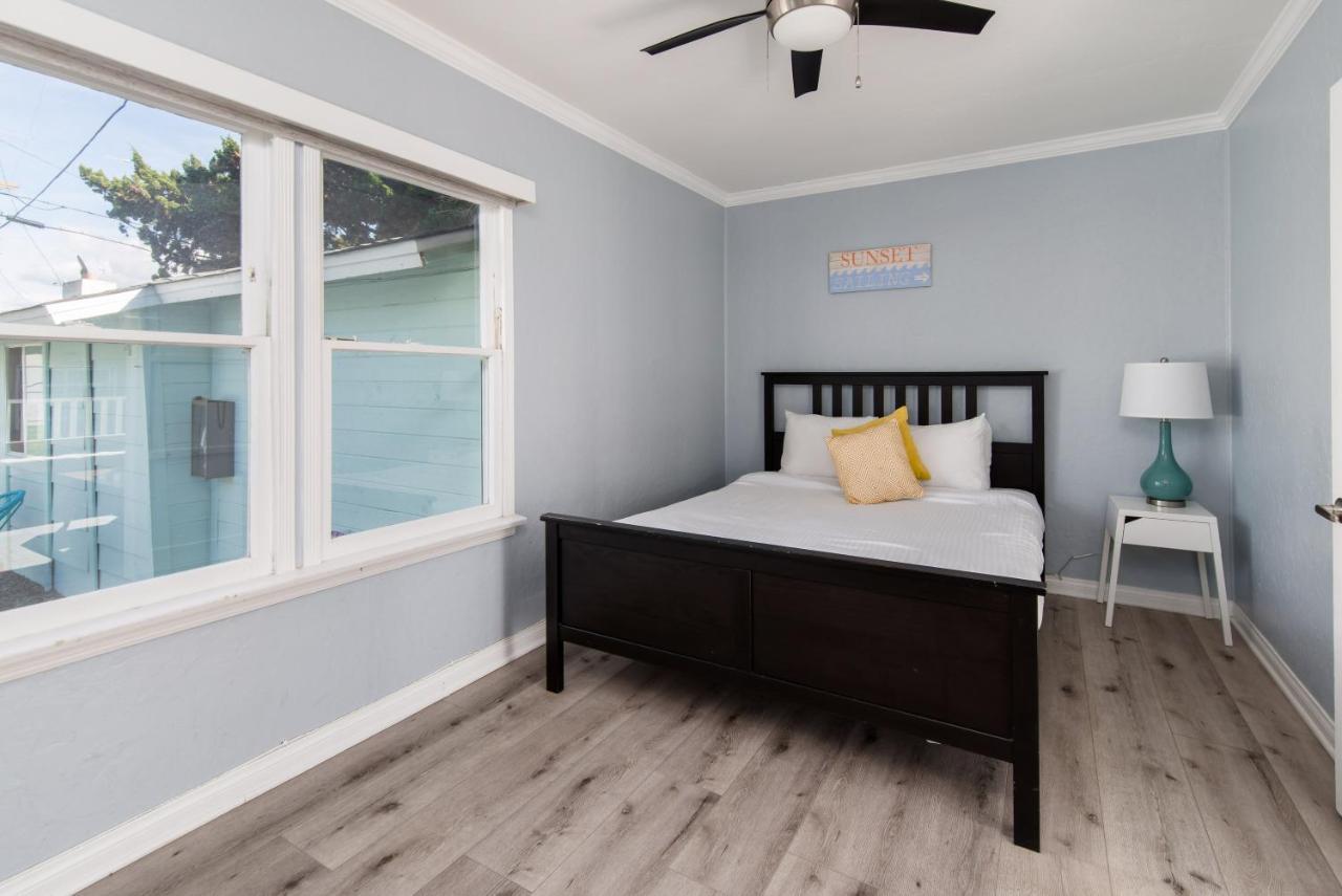Pacific Bungalow In Oceanside With Backyard & Tiny House Exterior photo